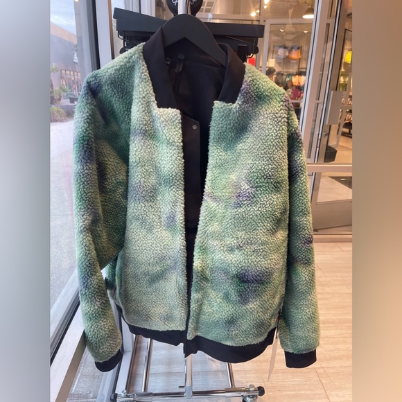 Brand new Lululemon Jacket - Picture 3 of 15